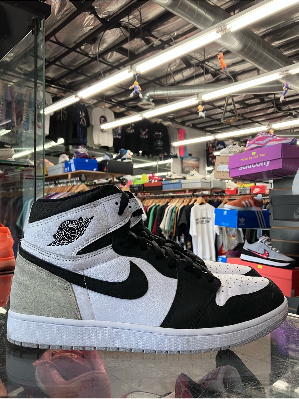 Air Jordan 1 Retro High Bleached Coral Size 12